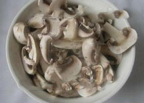 Жаркое в горшочках с мясом грибами и картошкой