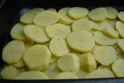 Грибы запеченные в духовке с сыром и сметаной и картошкой